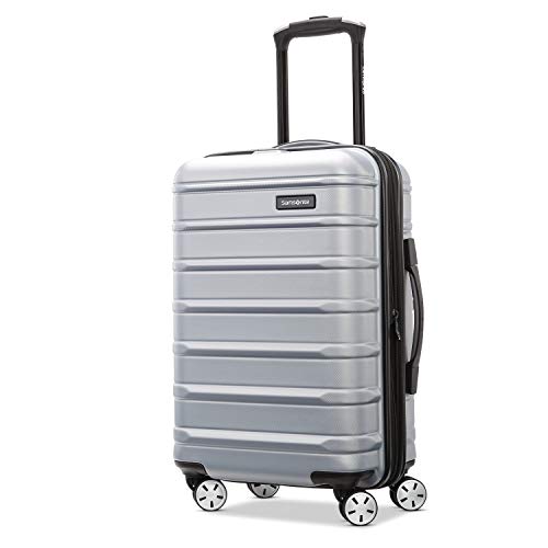 Omni 2 Airline Approved Carry-On Luggage – Stress-Free Size Meets 22x14x9" Requirements – For Fast Trips & Avoiding Baggage Fees – Dual 360° Spinner Wheels, USB Power Hub, Expands 1.5” – Silver